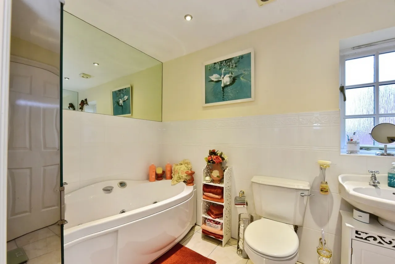 Falcon Court, Dinnington, S25, photo 21