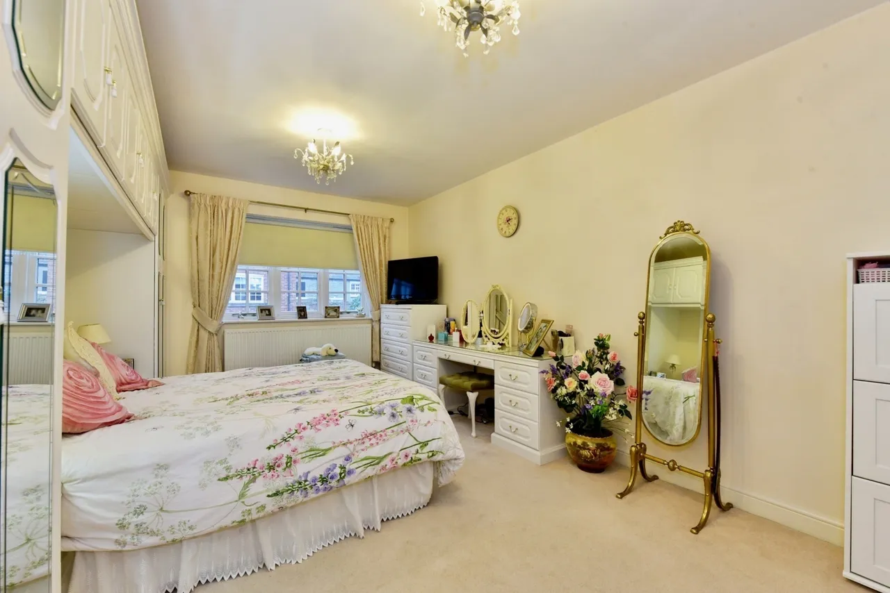 Falcon Court, Dinnington, S25, photo 16