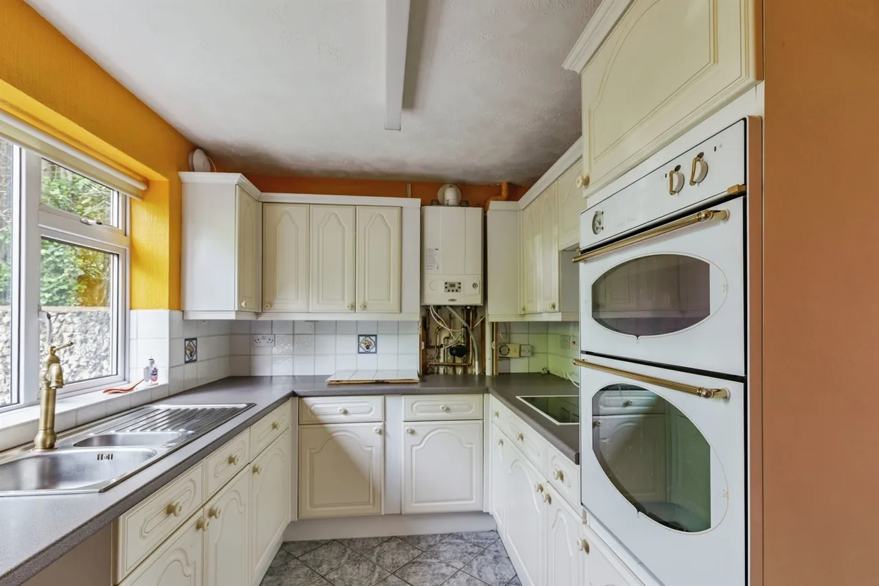 Sutton Park Road, Seaford, BN25, photo 4