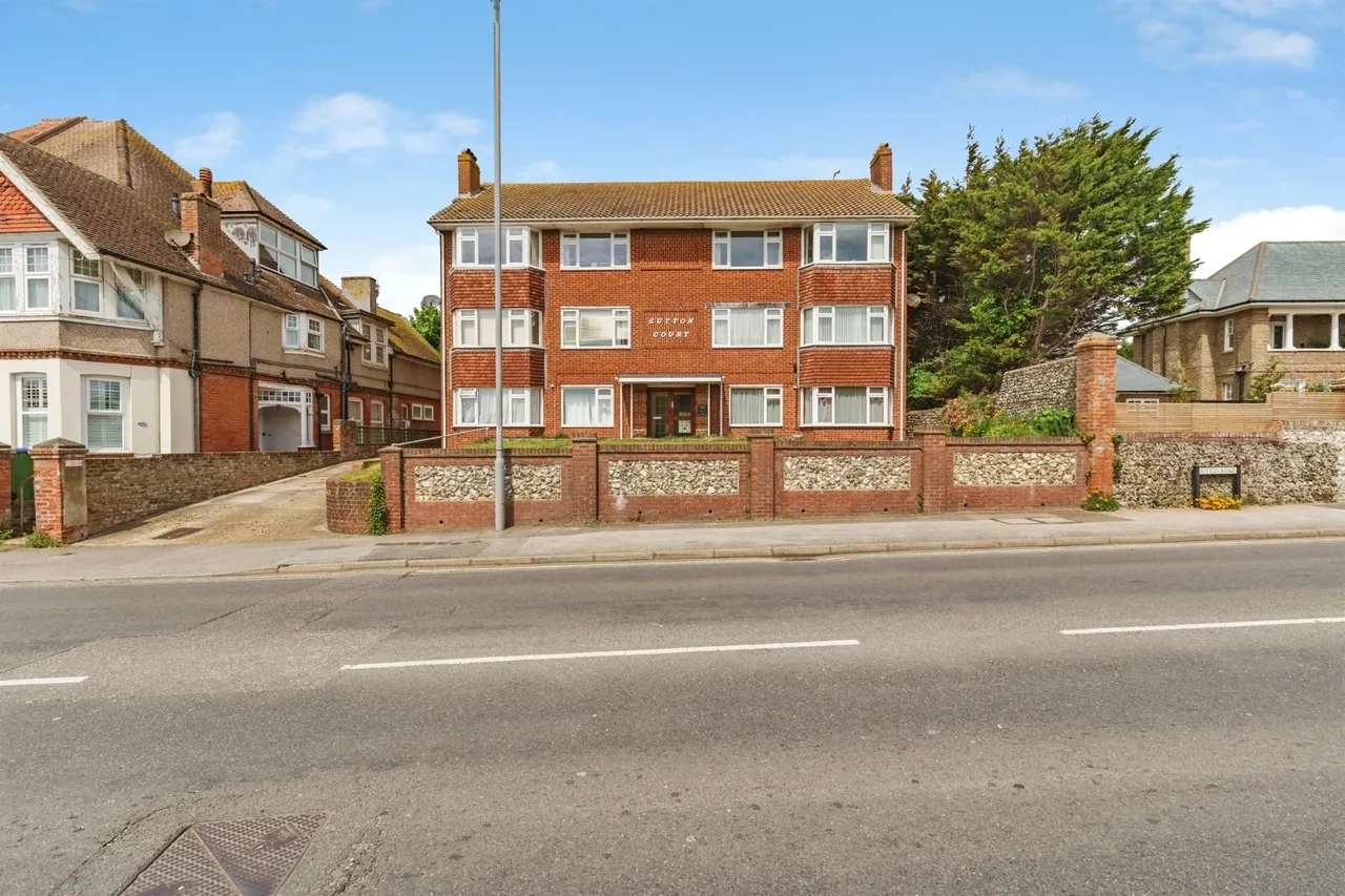 2 bed flat for sale, Sutton Park Road, Seaford, BN25