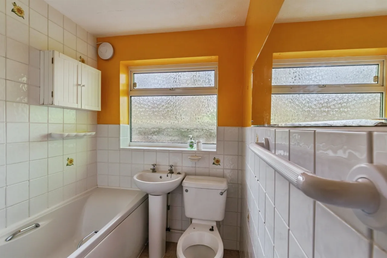 Sutton Park Road, Seaford, BN25, photo 9