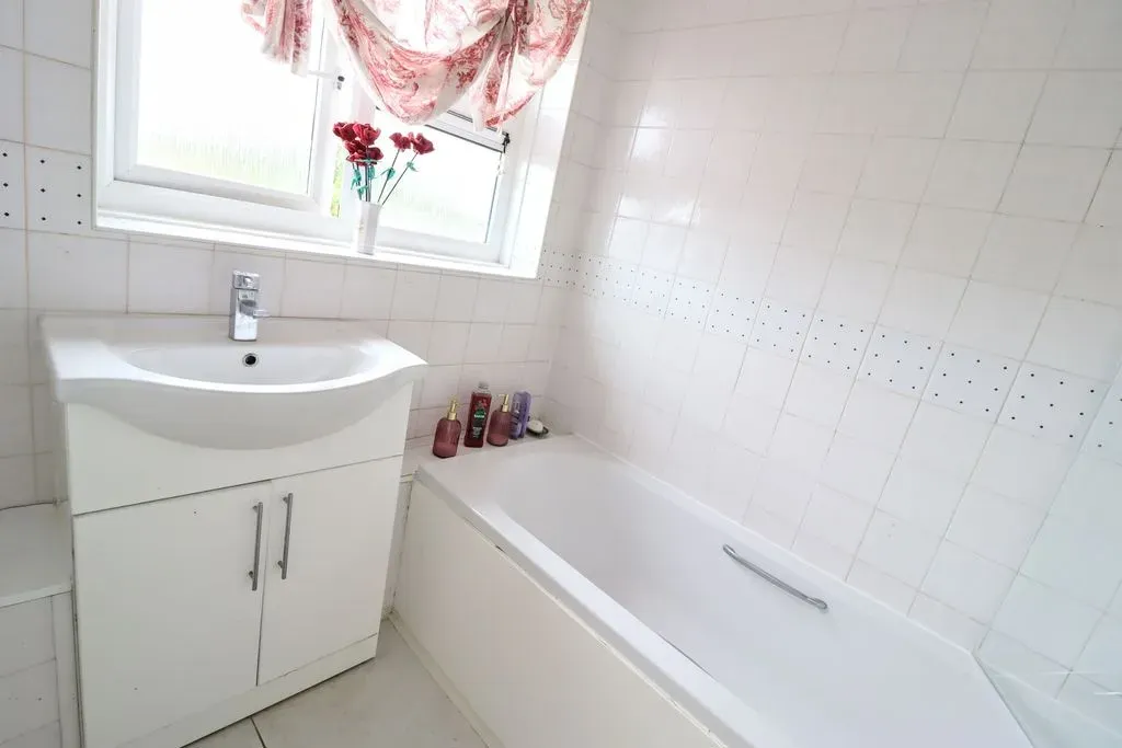 Whaddon Way, Bletchley, Milton Keynes, Buckinghamshire, MK3 7DG, photo 8