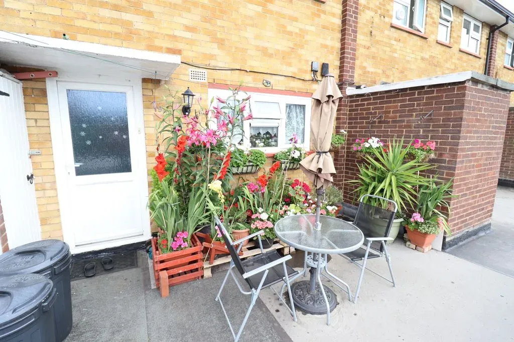 Whaddon Way, Bletchley, Milton Keynes, Buckinghamshire, MK3 7DG, photo 13