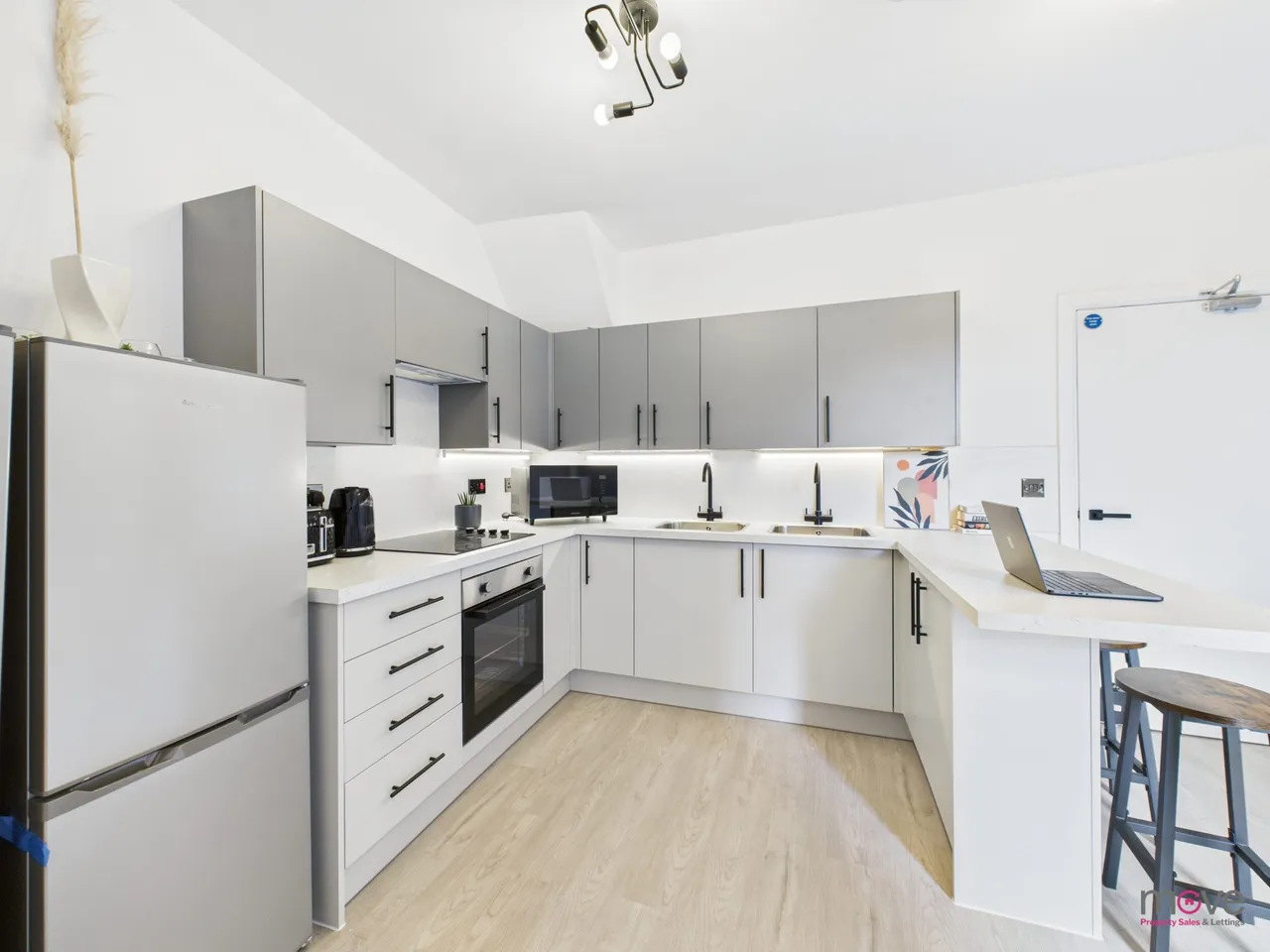 Room 4, 105 Bristol Road, Gloucester, GL1 5SW, photo 6