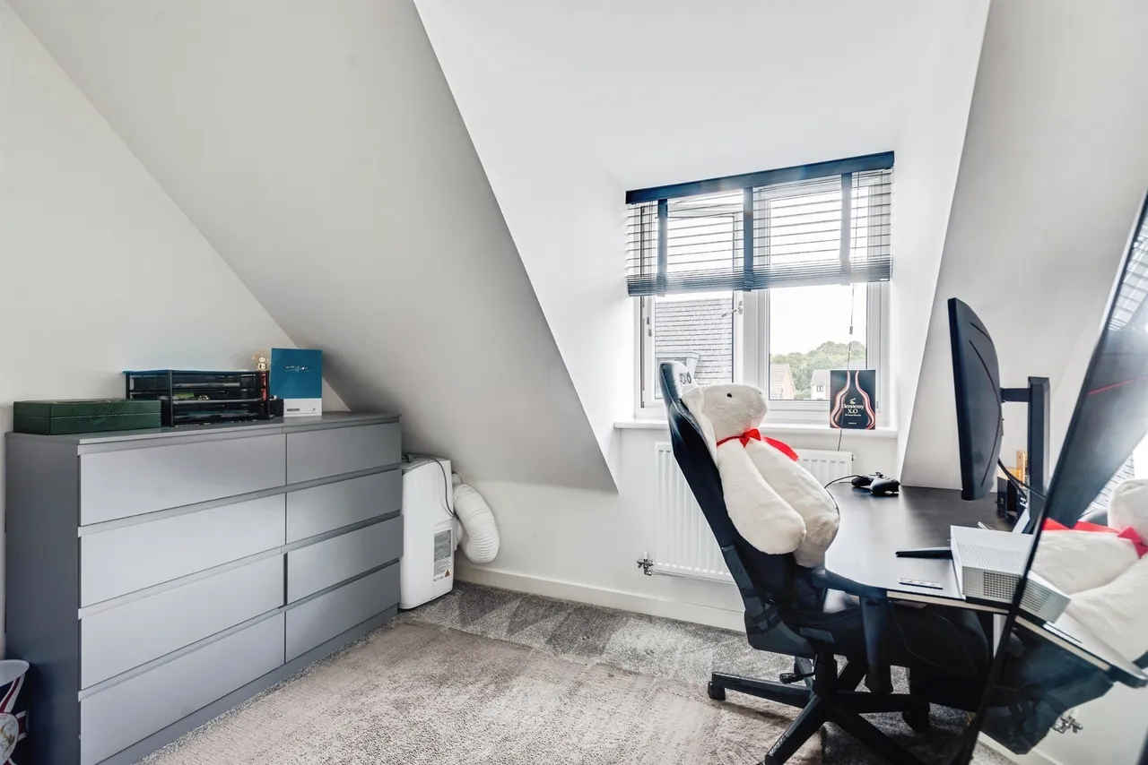 Grayling Avenue, Swindon, SN3, photo 11