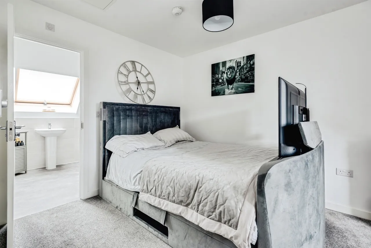 Grayling Avenue, Swindon, SN3, photo 9
