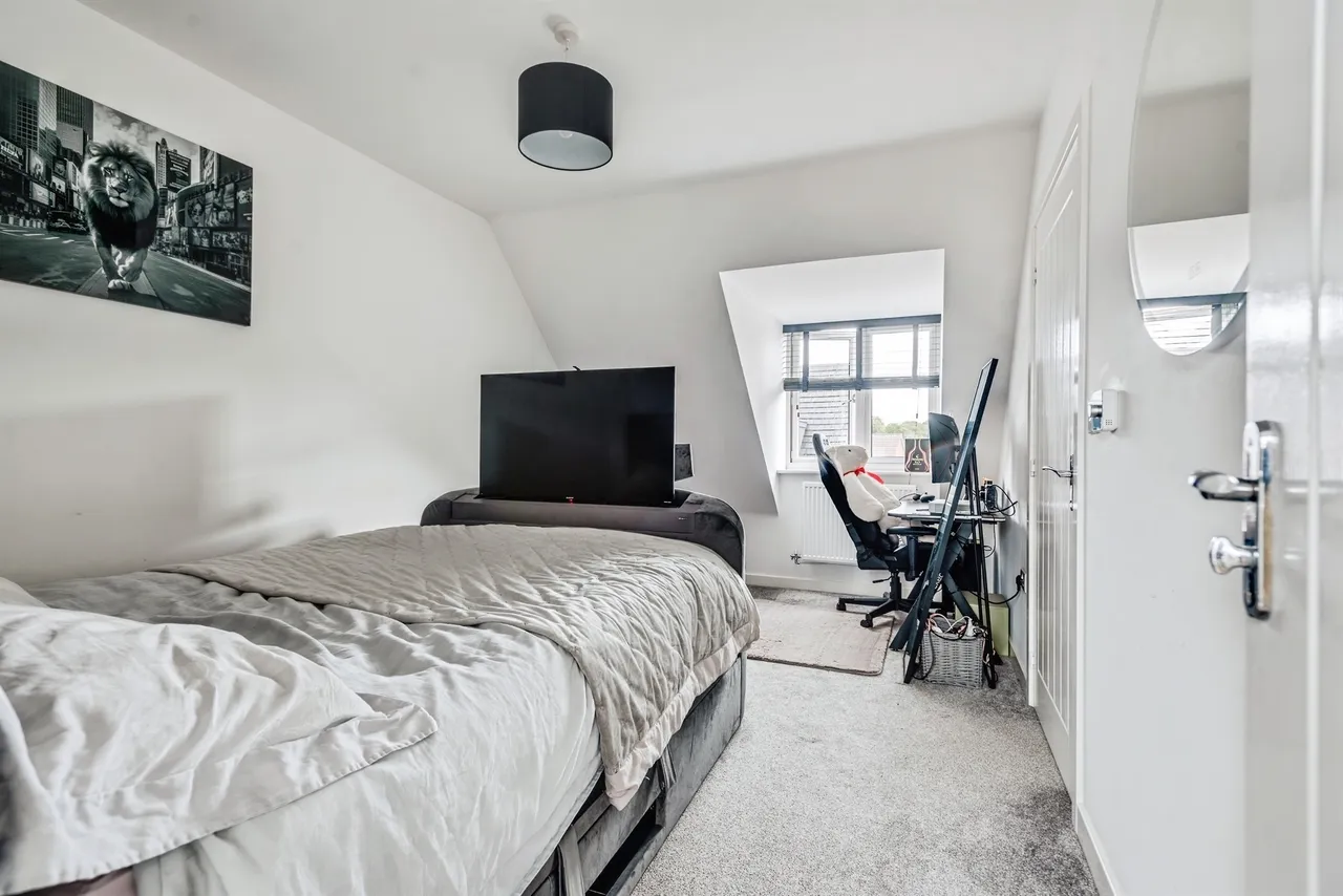 Grayling Avenue, Swindon, SN3, photo 16