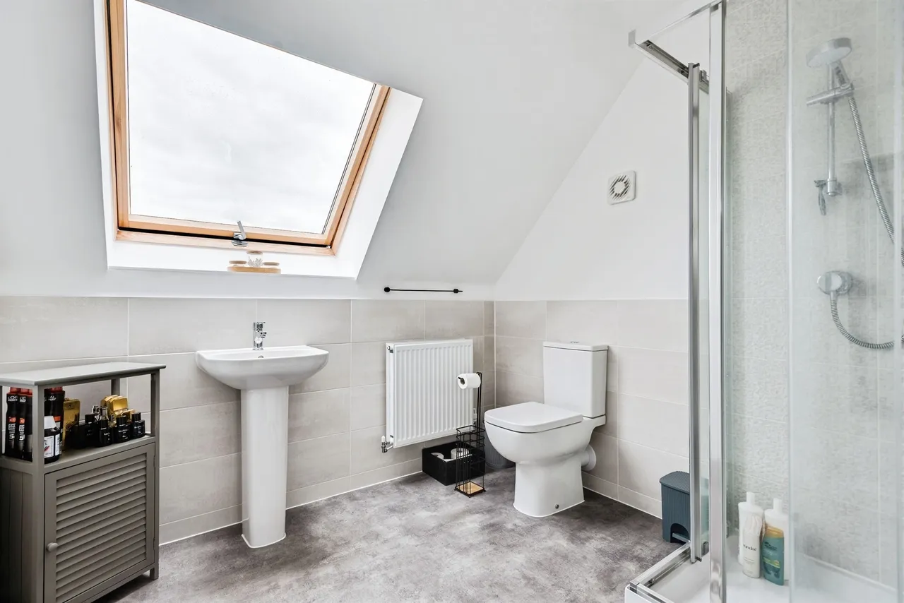 Grayling Avenue, Swindon, SN3, photo 17