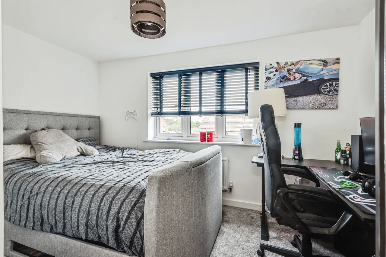 Grayling Avenue, Swindon, SN3, photo 14
