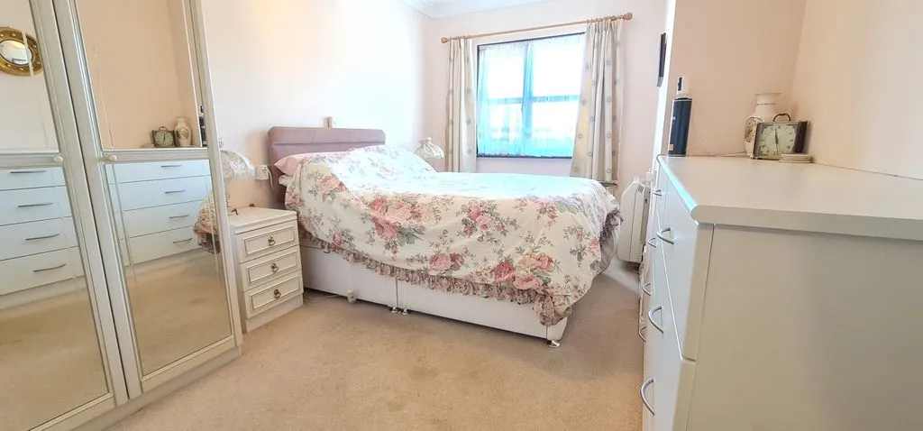 318-320 Rayleigh Road, Eastwood, Essex, SS9 5PZ, photo 5