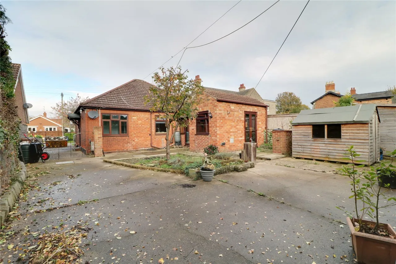 The Bungalow Howe Lane, Goxhill, DN19, photo 4