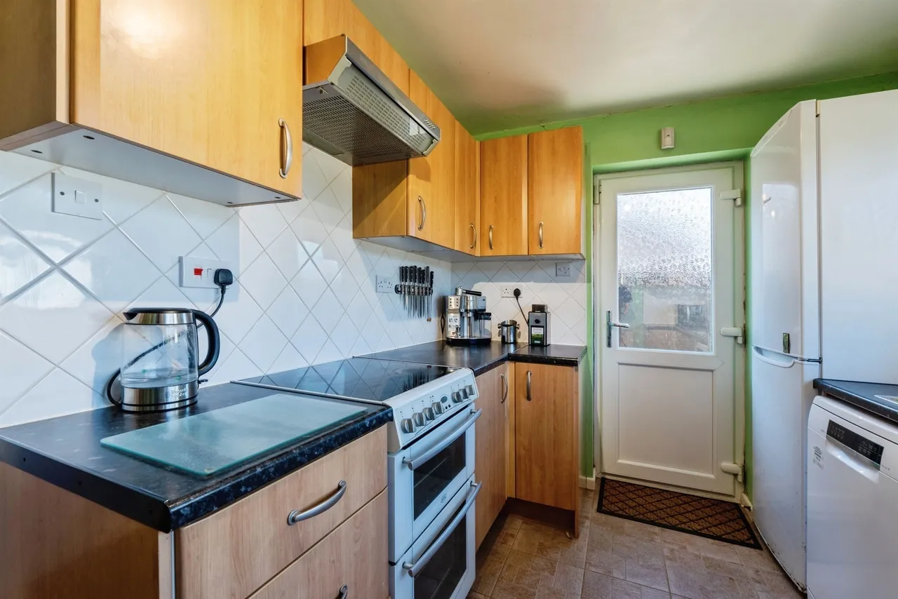 Acacia Avenue, Ashill, photo 7