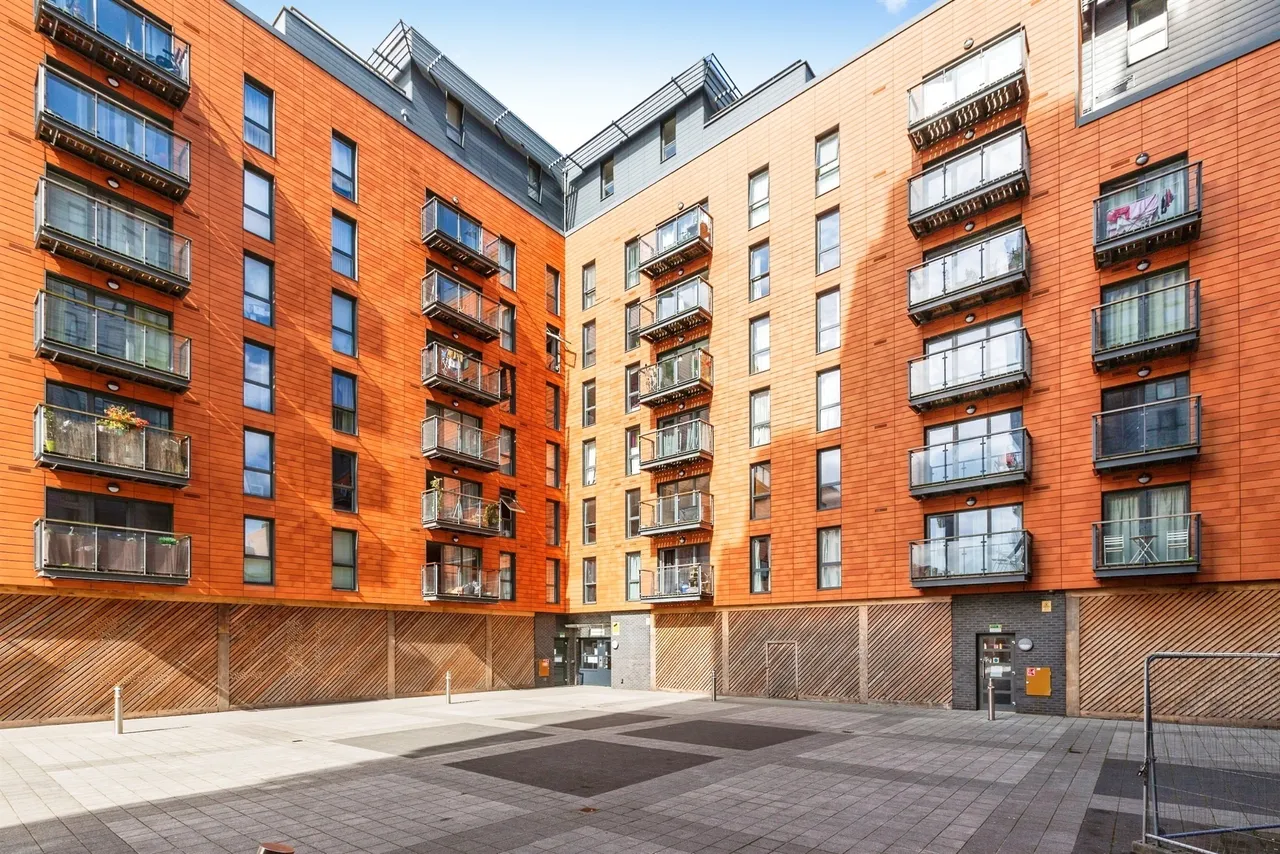 1 bed flat for sale, Railway Terrace, Slough, SL2