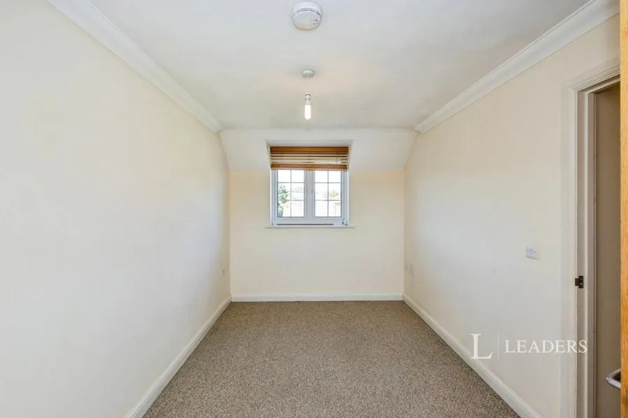 Trafalgar Rise, Clanfield, PO8, photo 16