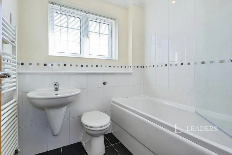 Trafalgar Rise, Clanfield, PO8, photo 14