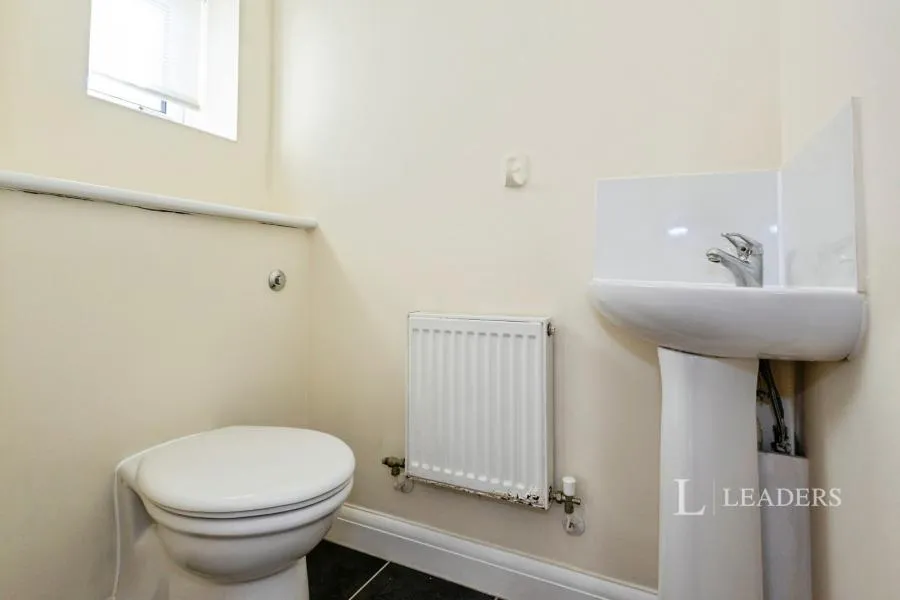 Trafalgar Rise, Clanfield, PO8, photo 6