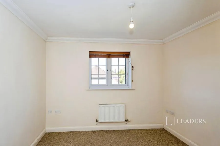 Trafalgar Rise, Clanfield, PO8, photo 13