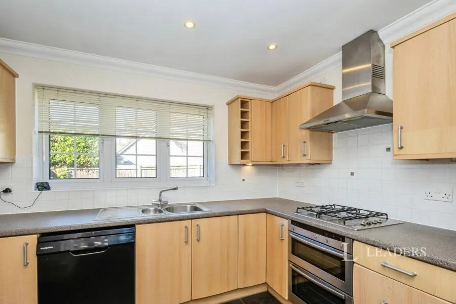 Trafalgar Rise, Clanfield, PO8, photo 2