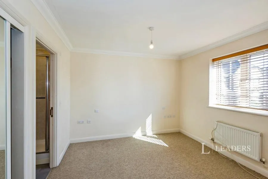 Trafalgar Rise, Clanfield, PO8, photo 9