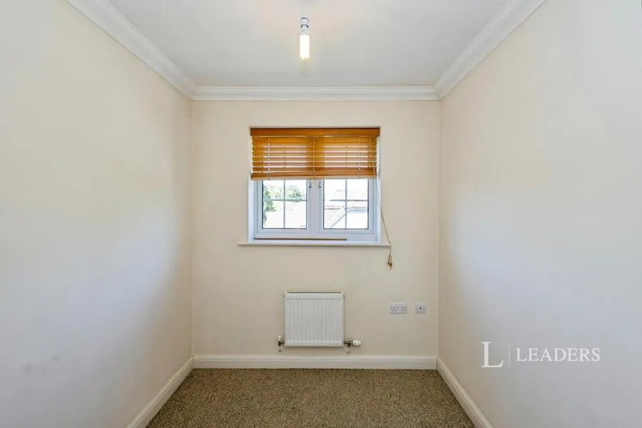Trafalgar Rise, Clanfield, PO8, photo 17