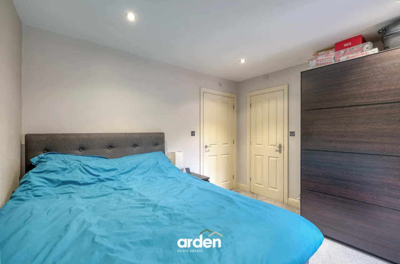 Alder Carr Close, B98, photo 6