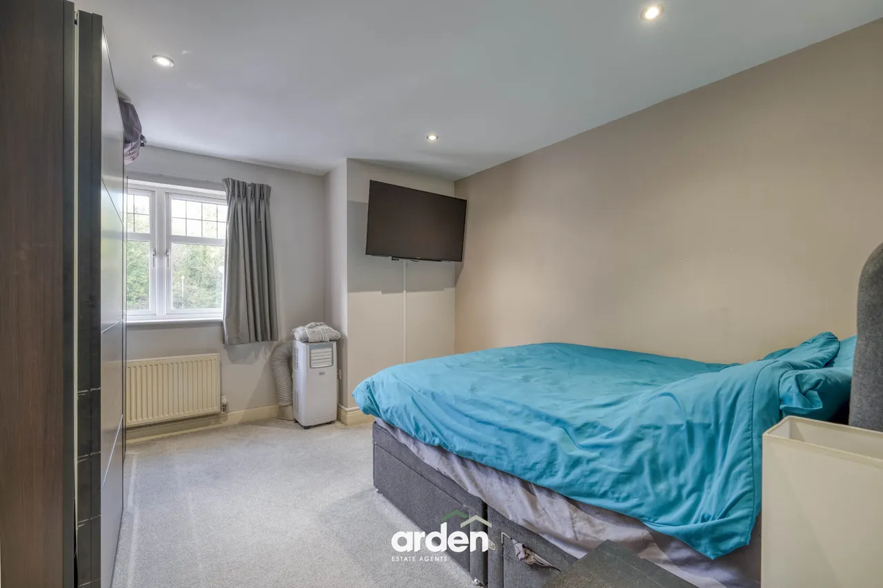 Alder Carr Close, B98, photo 5