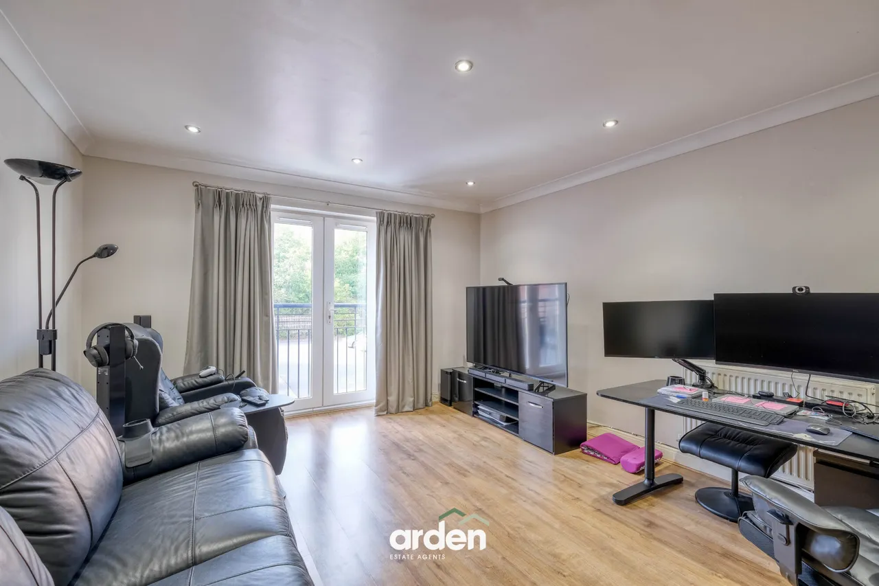 Alder Carr Close, B98, photo 2