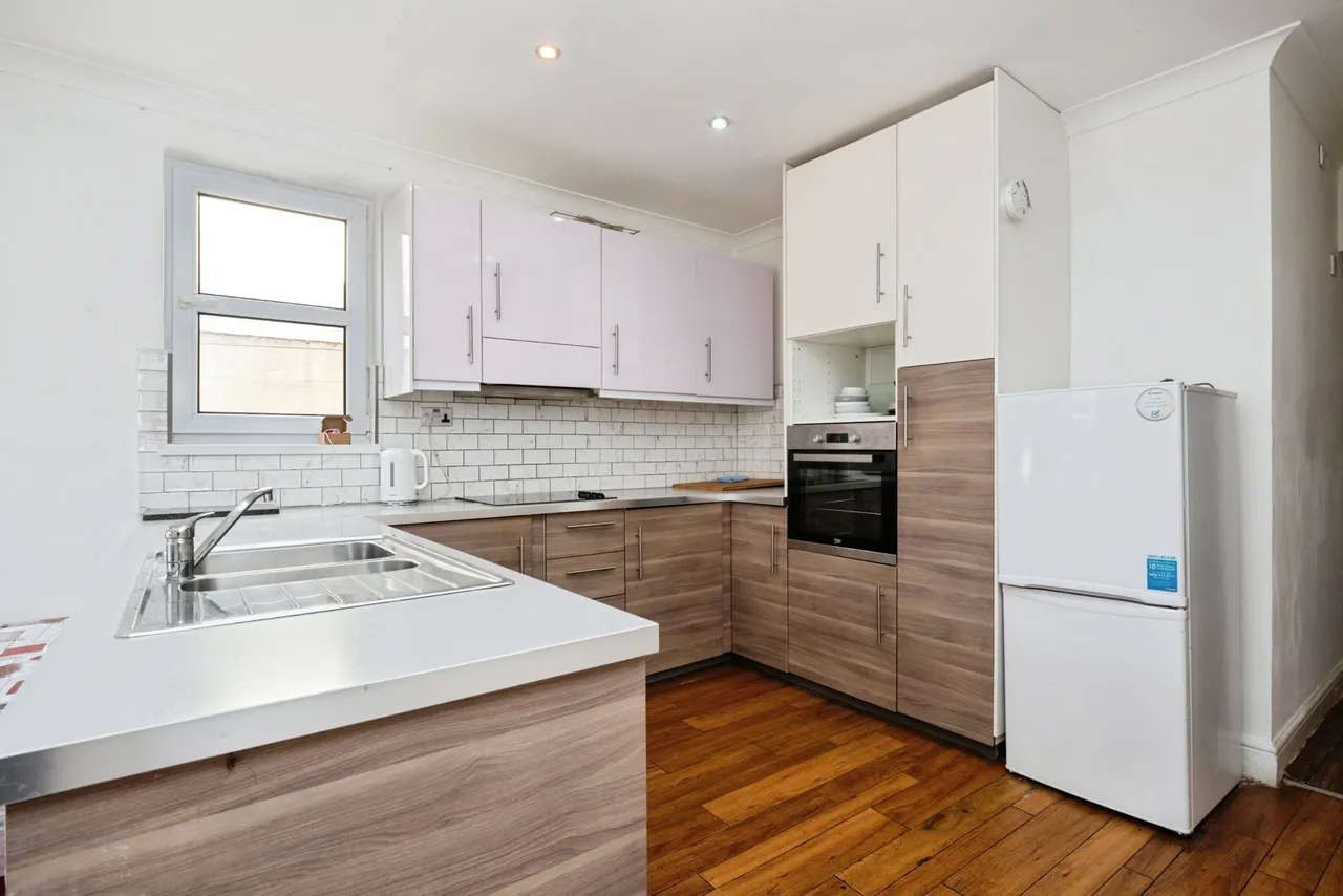 Dunmow Road, London, E15, photo 4