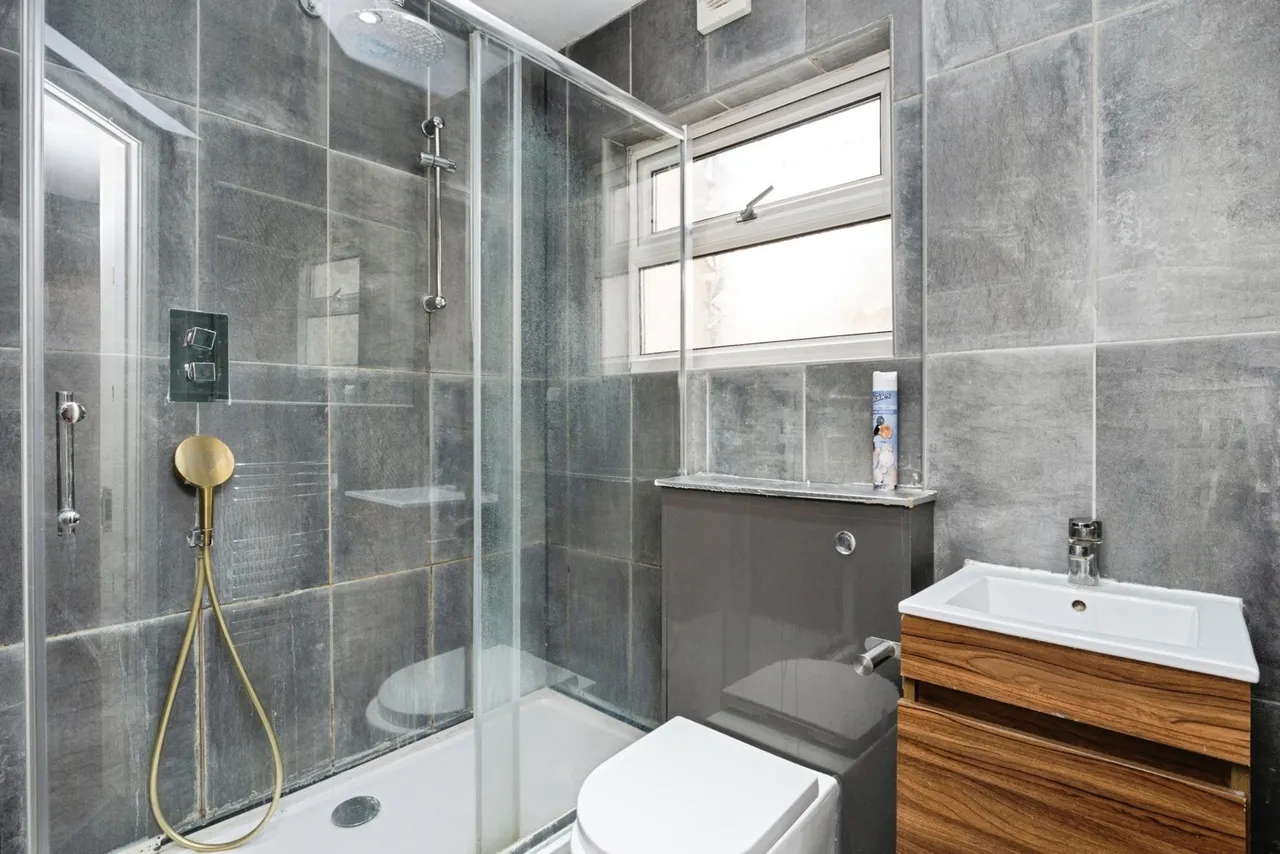 Dunmow Road, London, E15, photo 16