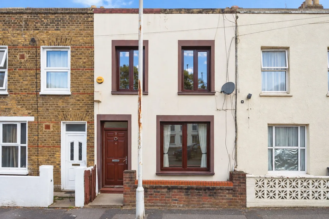 3 bed house for sale, Dunmow Road, London, E15