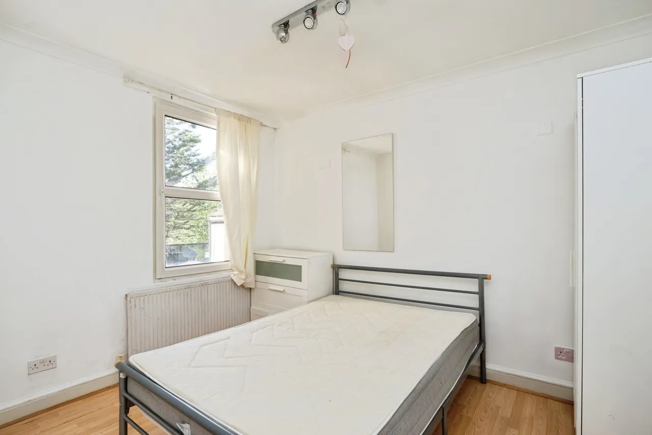 Dunmow Road, London, E15, photo 11