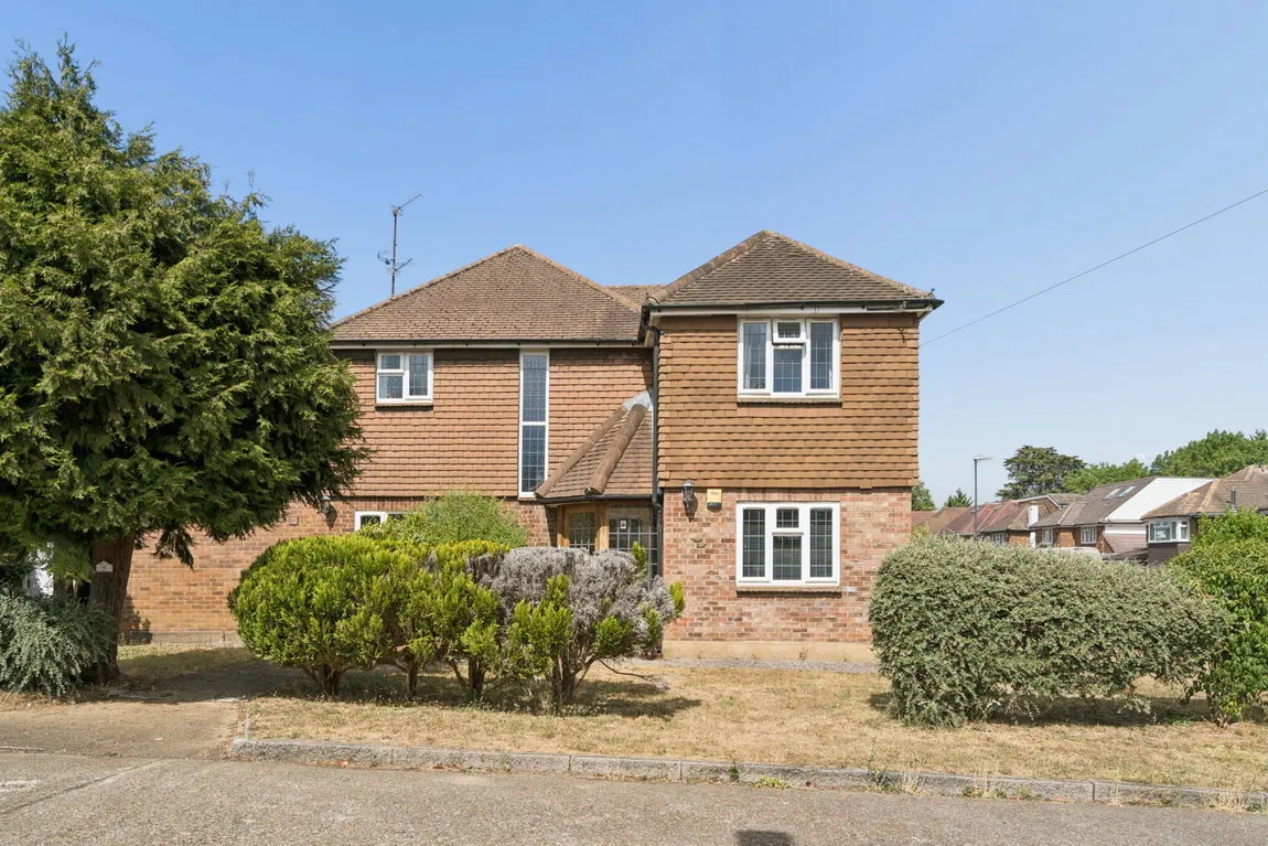 4 bed house for sale, Murray Crescent, Pinner, HA5