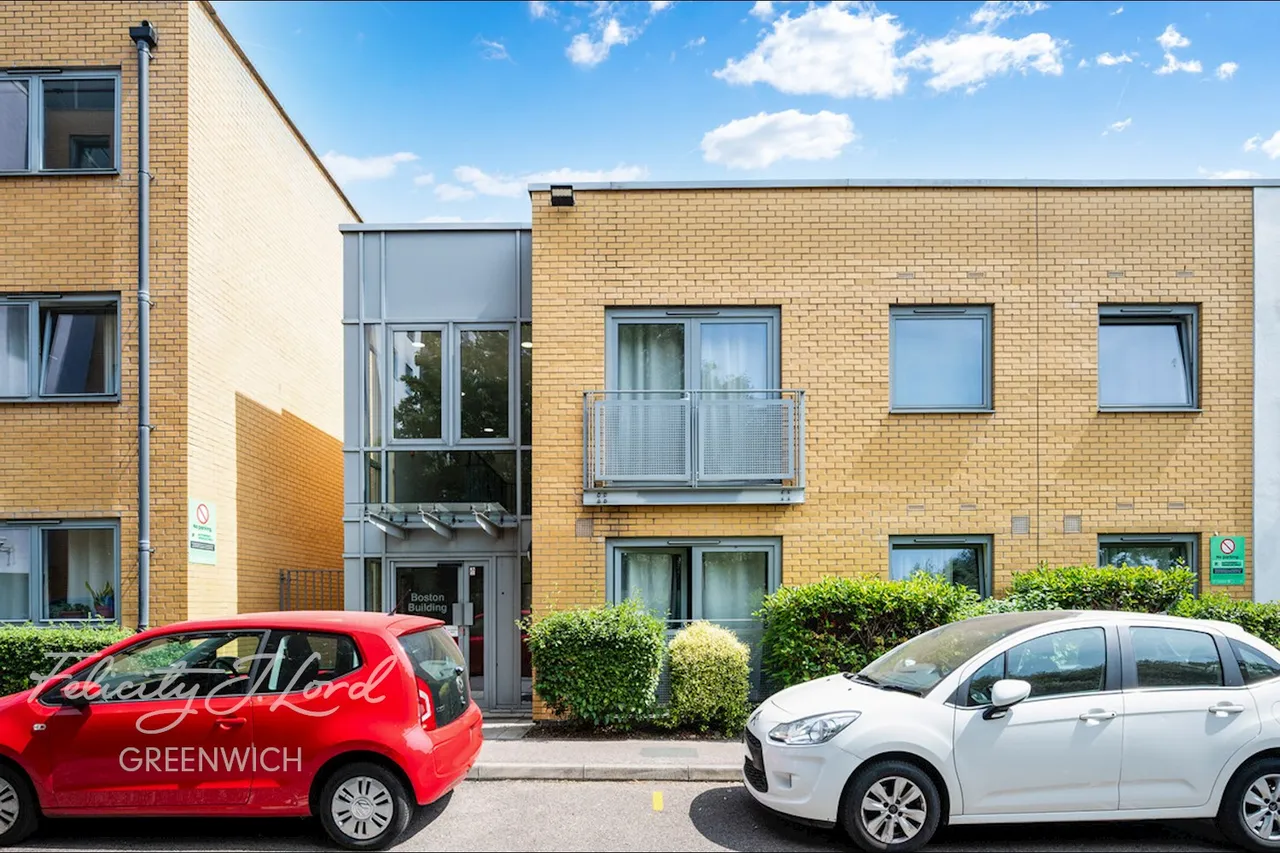Deals Gateway, London, SE13, photo 9