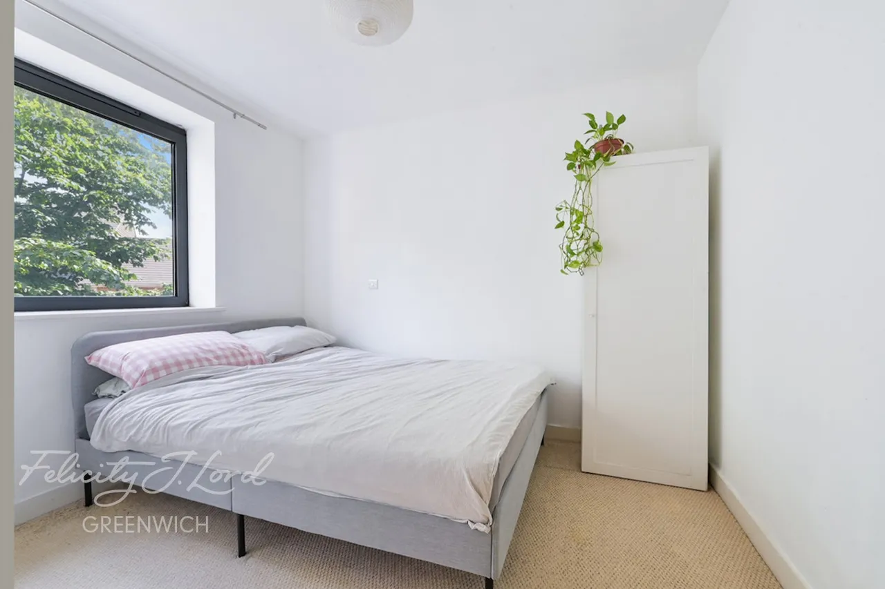 Deals Gateway, London, SE13, photo 8
