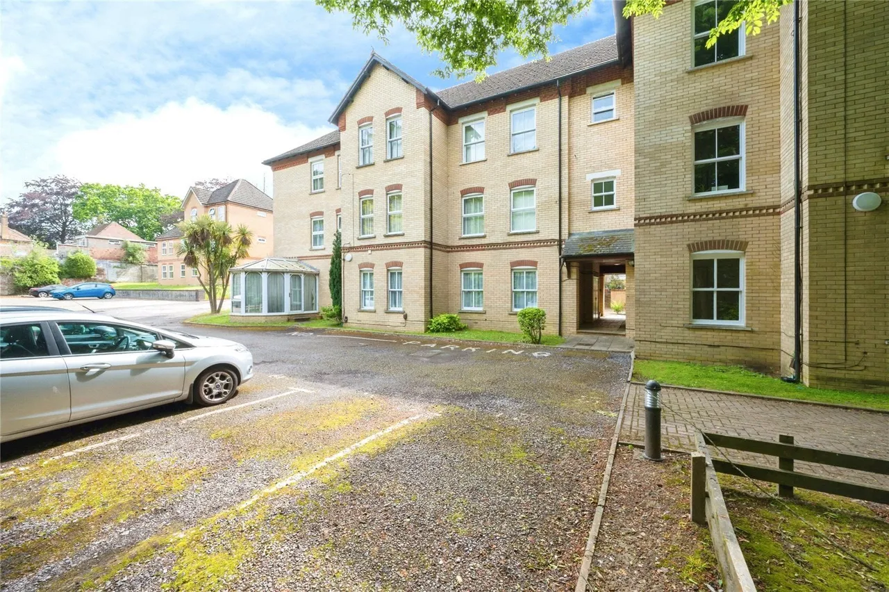 2 bed flat for sale, Midanbury Lane, Southampton, SO18