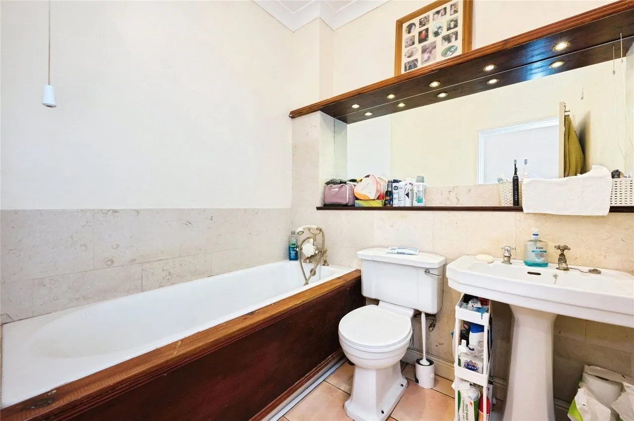 Midanbury Lane, Southampton, SO18, photo 10
