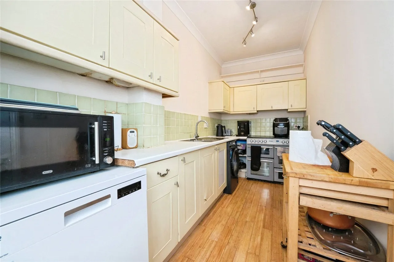 Midanbury Lane, Southampton, SO18, photo 7