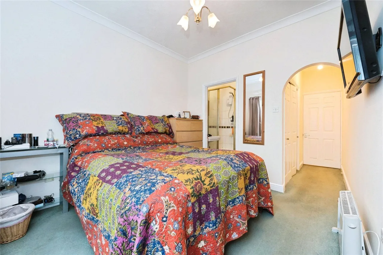 Midanbury Lane, Southampton, SO18, photo 8