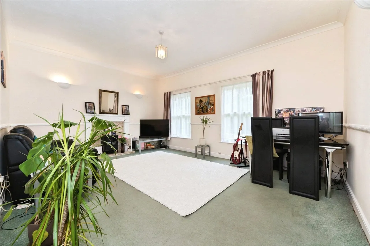 Midanbury Lane, Southampton, SO18, photo 6