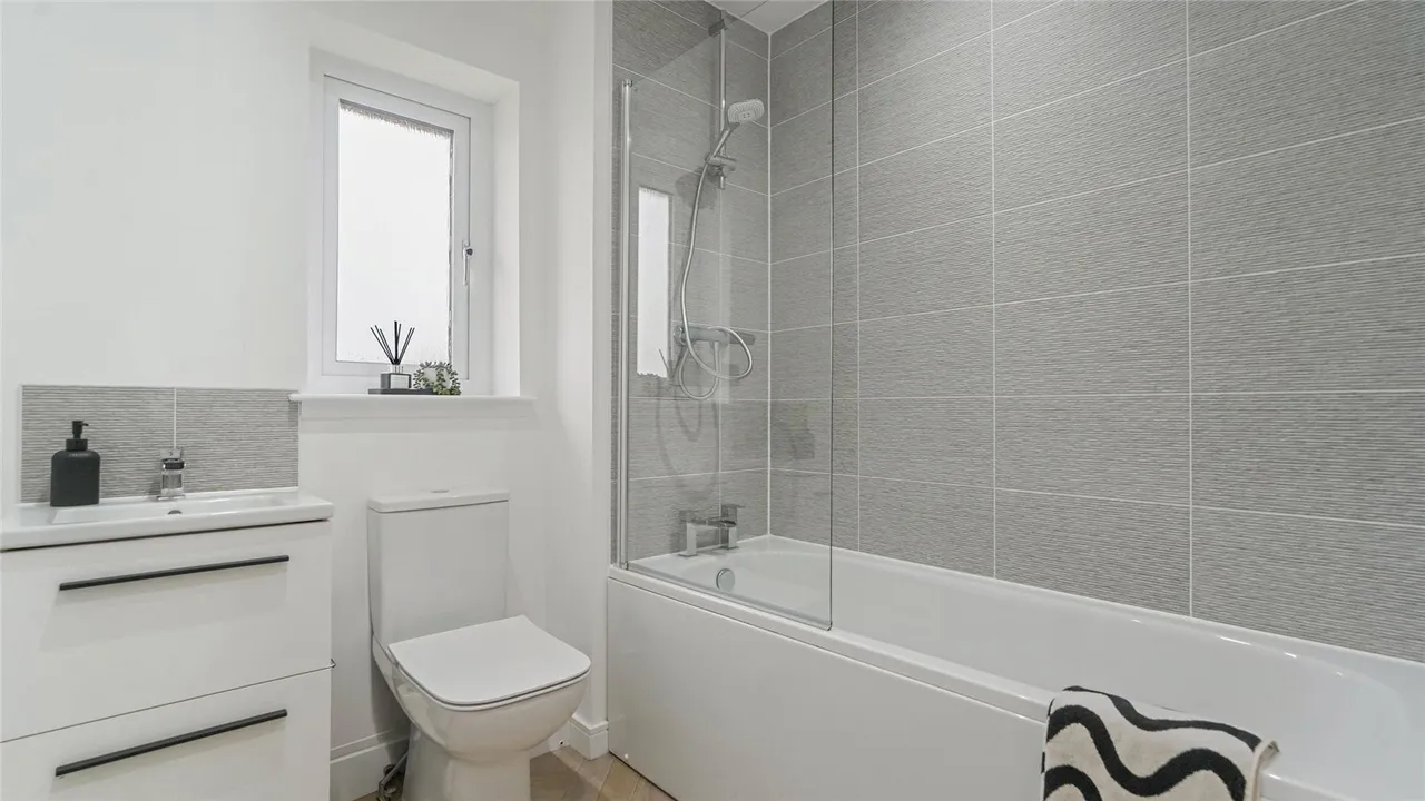 Warbler Court, ALLOA, Clackmannanshire, FK10, photo 12