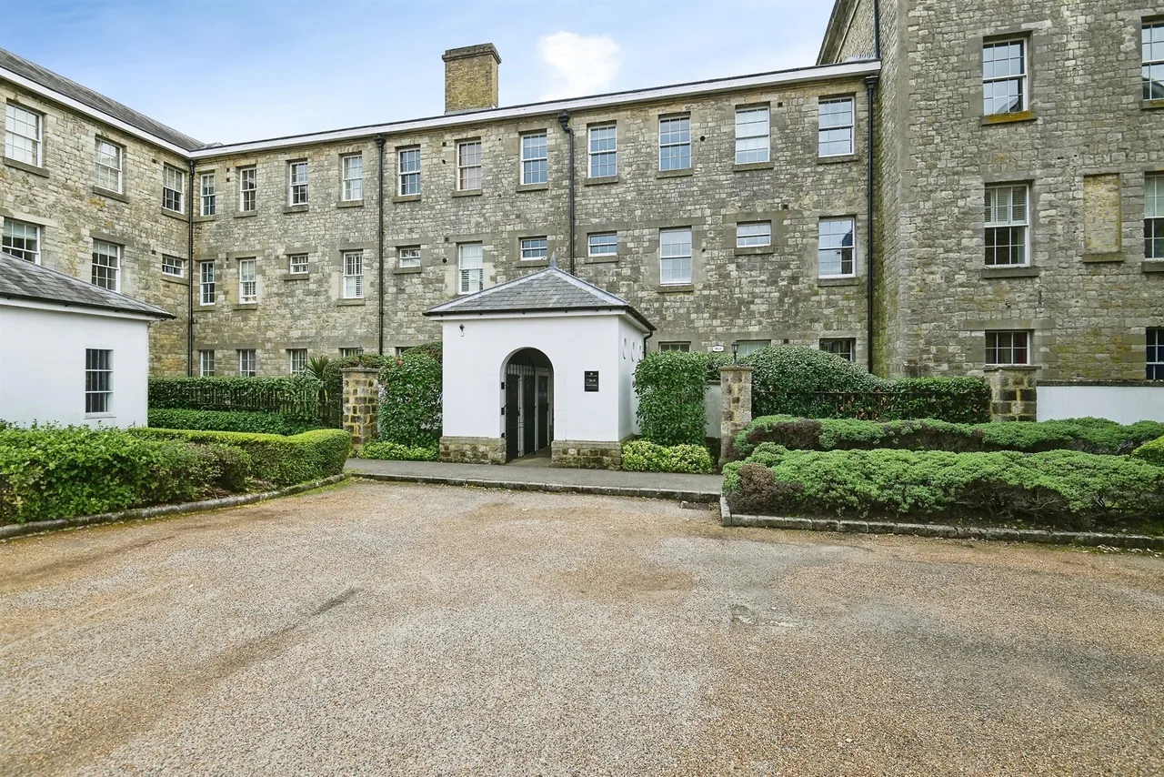 2 bed flat for sale, Tarragon Road, Maidstone, ME16