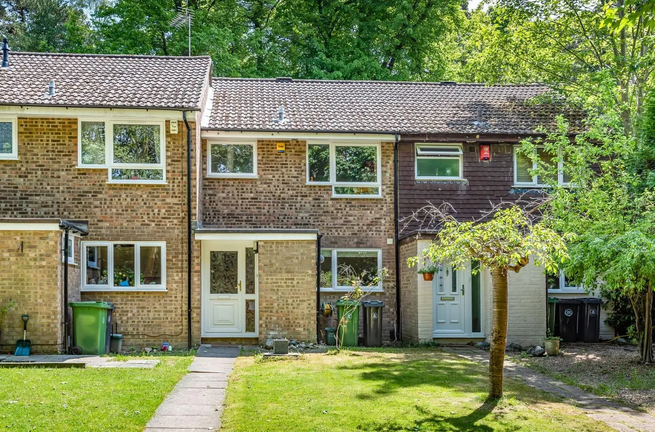3 bed house to rent, Glassonby Walk, Camberley
