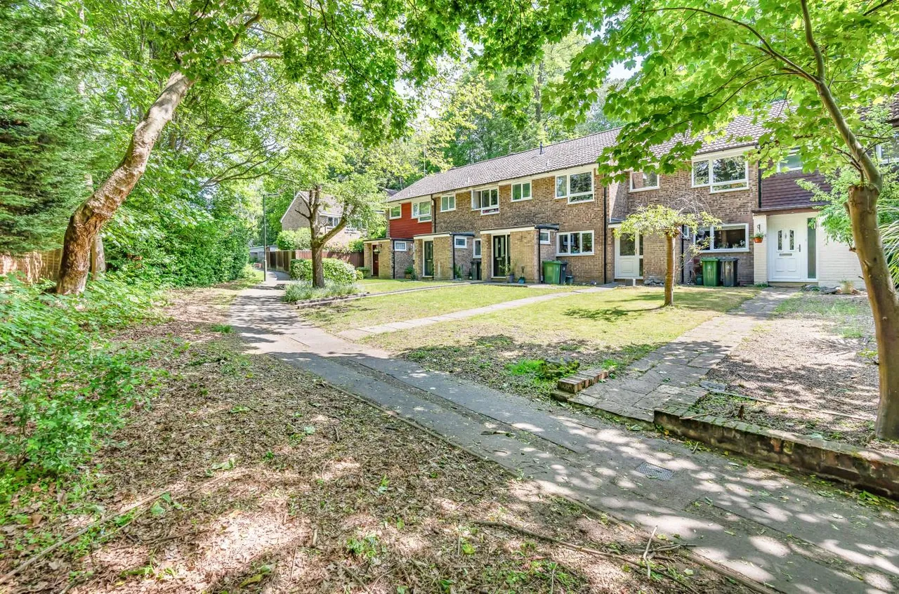Glassonby Walk, Camberley, photo 11