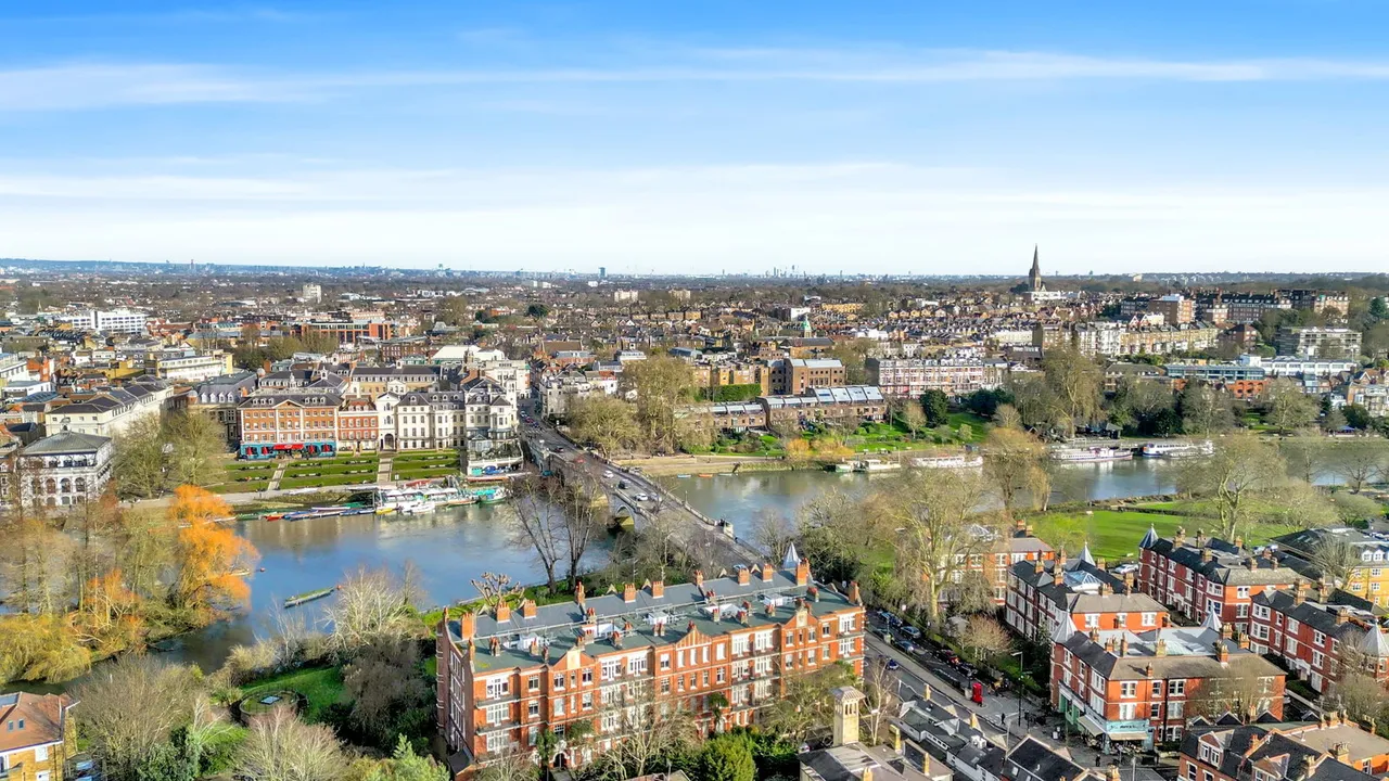 Queens Keep, Richmond Bridge/ St Margarets TW1 2QA, photo 8