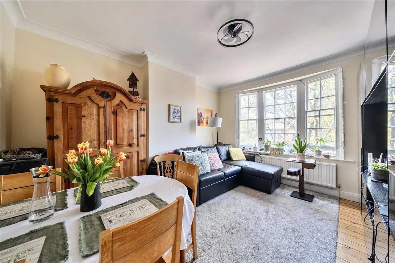 3 bed flat for sale, Pitshanger Lane, Ealing, W5