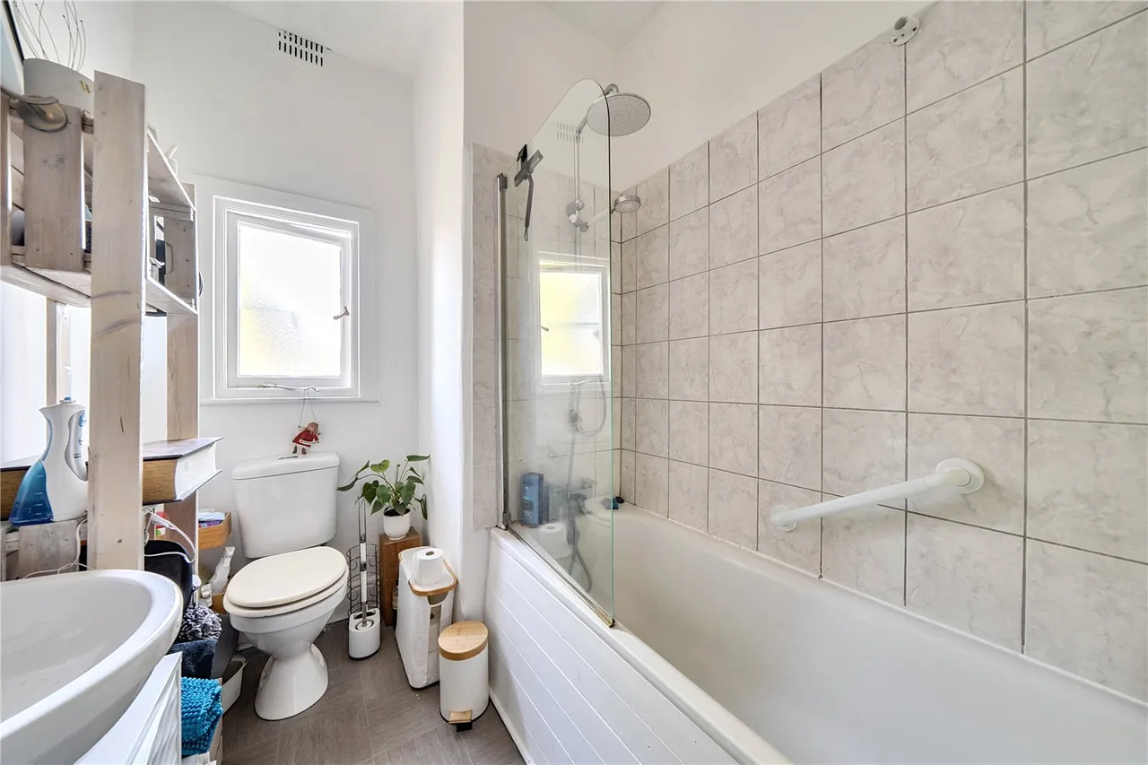 Pitshanger Lane, Ealing, W5, photo 12