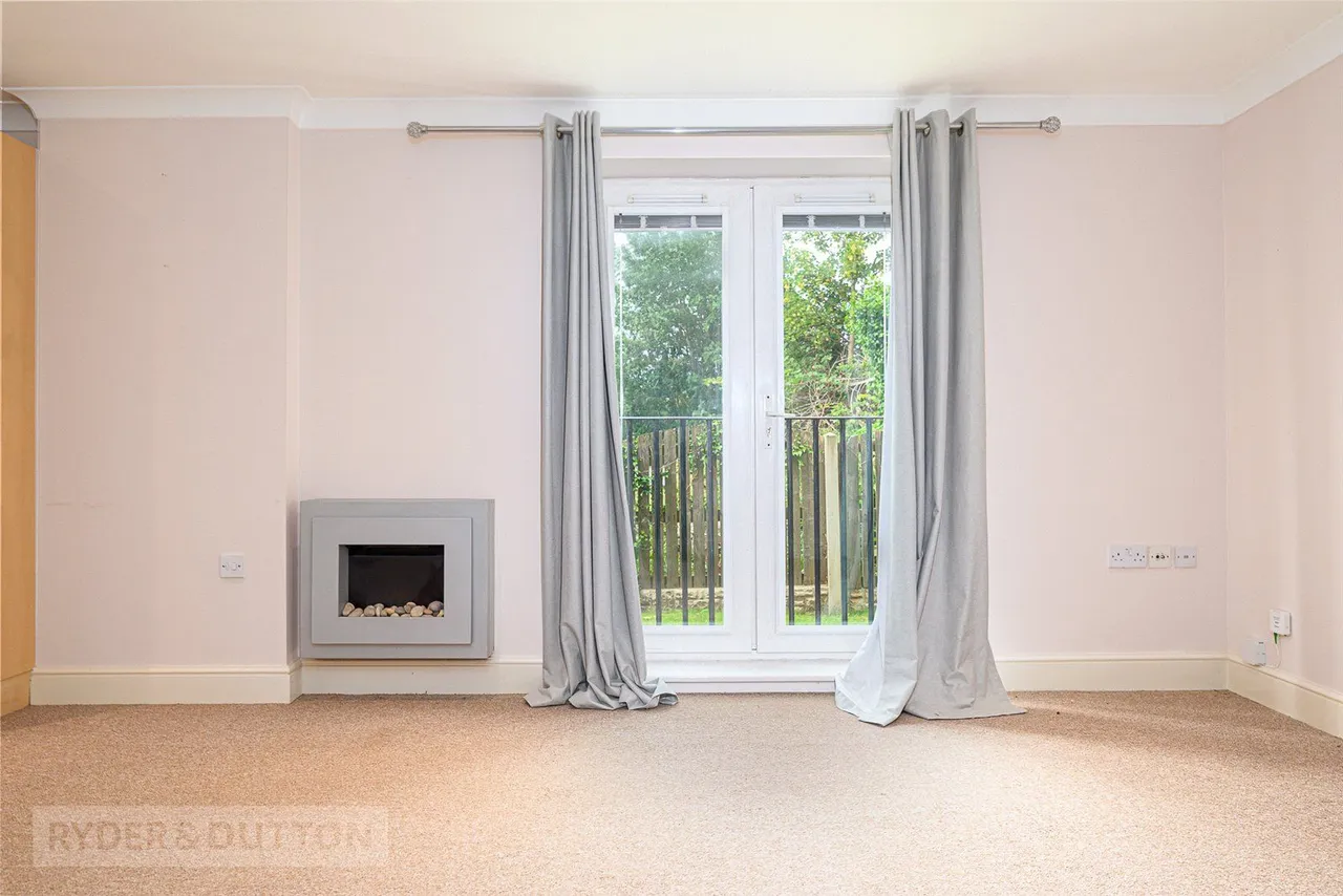 Huddersfield Road, Mirfield, WF14, photo 7