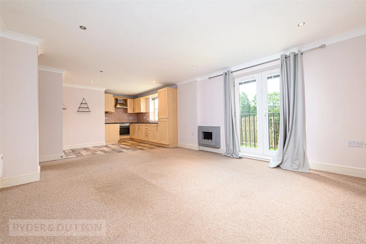Huddersfield Road, Mirfield, WF14, photo 8