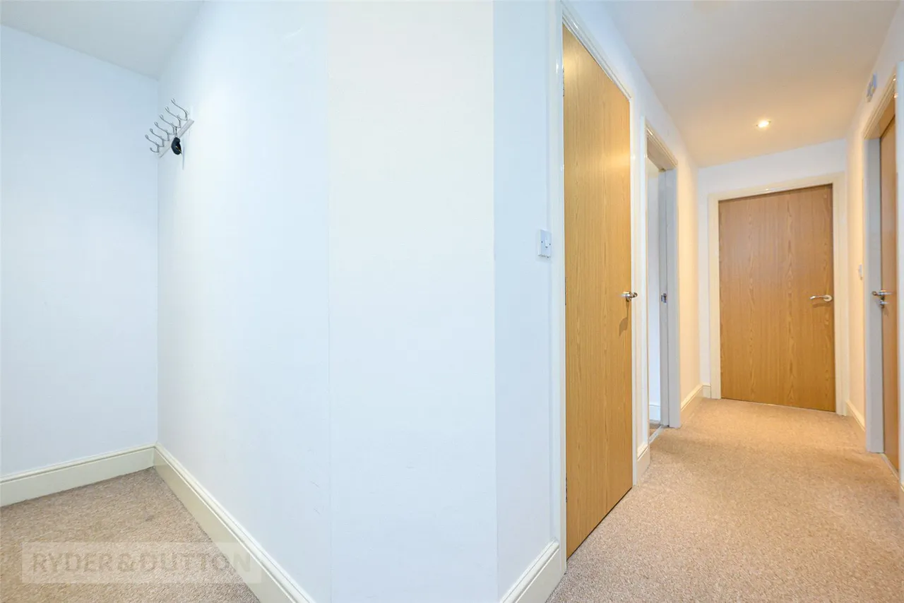 Huddersfield Road, Mirfield, WF14, photo 9