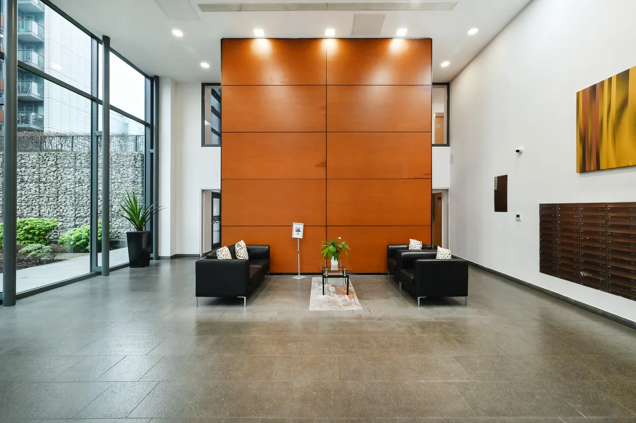 Neutron Tower, London, E14, photo 9
